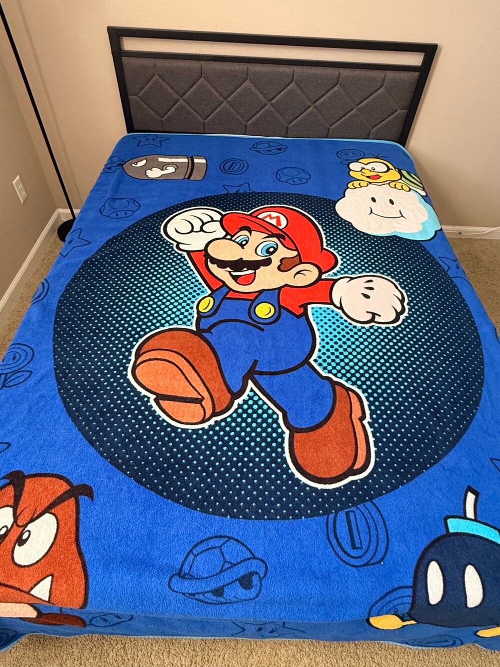 Nintendo Super Mario Plush Fleece Throw Blanket - FULL Size